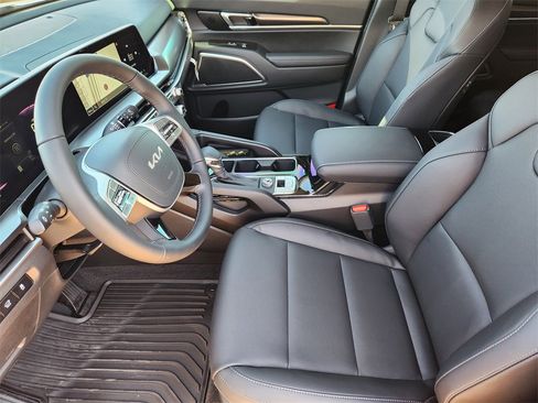New 2025 Kia Telluride S image 9