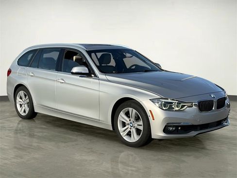 Used 2016 BMW 328i xDrive Wagon image 13