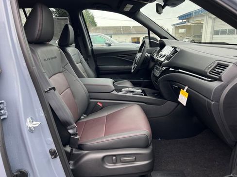 New 2026 Honda Ridgeline Black Edition image 10
