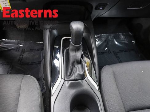 Used 2025 Toyota Corolla LE FWD image 12