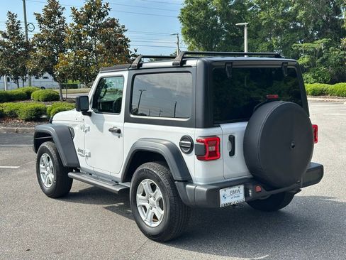 Used 2021 Jeep Wrangler Sport AWD/4WD image 3