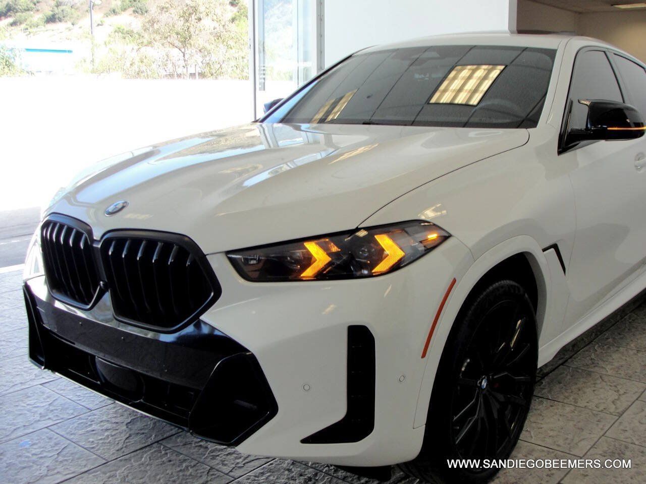 Used 2024 BMW X6 xDrive40i w/ M Sport Professional Package AWD/4WD image 10