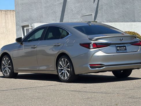 Used 2021 Lexus ES 300h w/ Premium Package FWD image 7