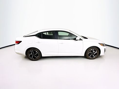 Used 2024 Nissan Sentra SV FWD image 2