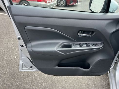 Used 2025 Nissan Versa SV FWD image 18