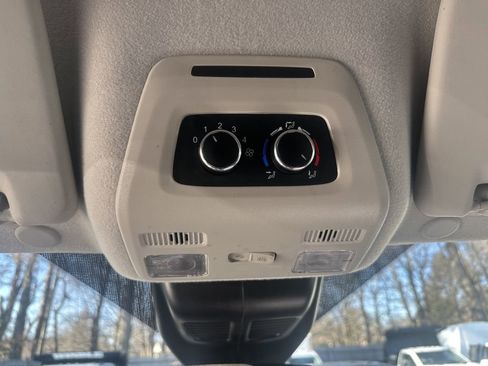 Used 2023 Ford Transit 350 XLT image 18