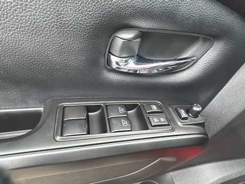 Used 2024 Nissan Titan PRO-4X w/ Pro-4x Convenience Package image 17