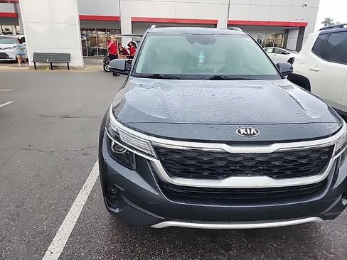 Used 2021 Kia Seltos EX AWD/4WD image 17