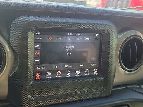 Used 2021 Jeep Wrangler Unlimited Sport AWD/4WD image 19