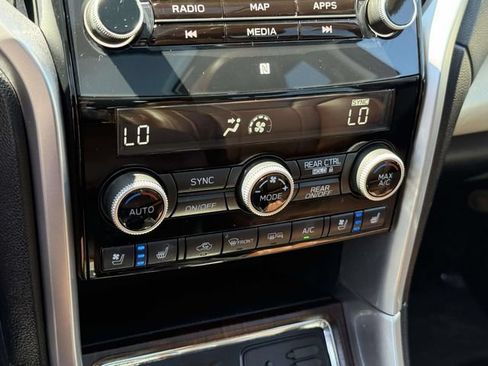 Used 2019 Subaru Ascent Touring w/ Popular Package #2A AWD/4WD image 21