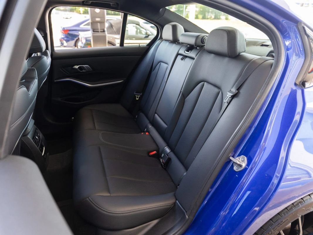 Used 2022 BMW 330i Sedan w/ M Sport Package RWD image 29