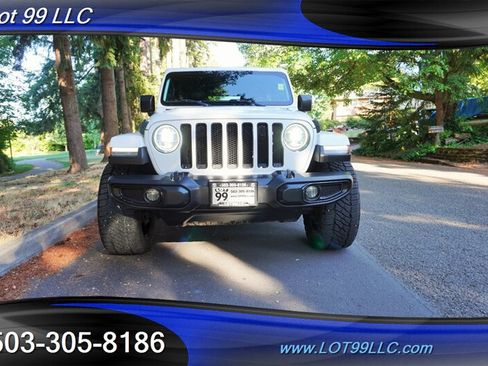 Used 2018 Jeep Wrangler Unlimited Sahara AWD/4WD image 6