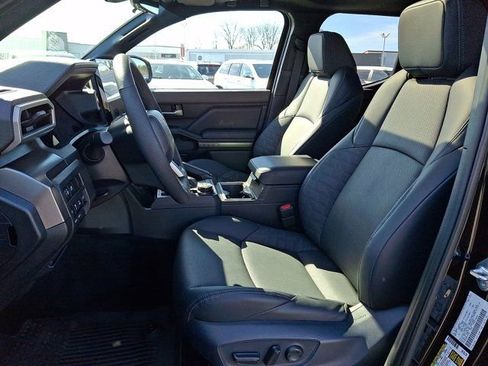 Used 2025 Toyota Tacoma TRD Off-Road w/ TRD Off Road Premium Package image 17