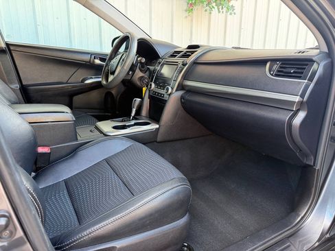 Used 2012 Toyota Camry SE FWD image 15
