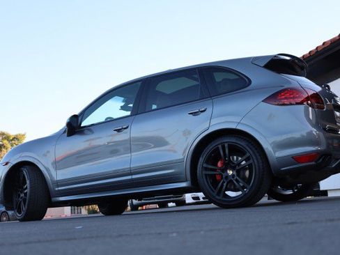 Used 2014 Porsche Cayenne GTS image 17
