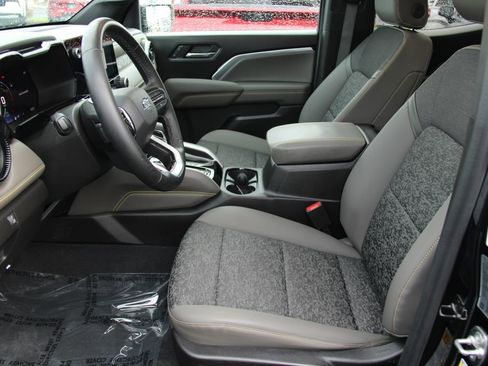 Certified 2024 Chevrolet Colorado ZR2 w/ ZR2 Bison Edition image 25