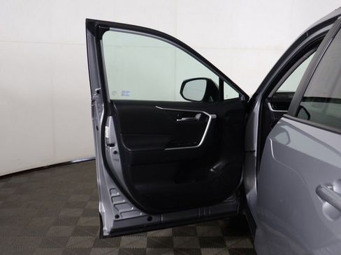 Used 2025 Toyota RAV4 XLE image 16