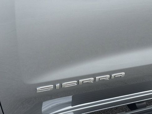 New 2026 GMC Sierra 1500 SLE image 24