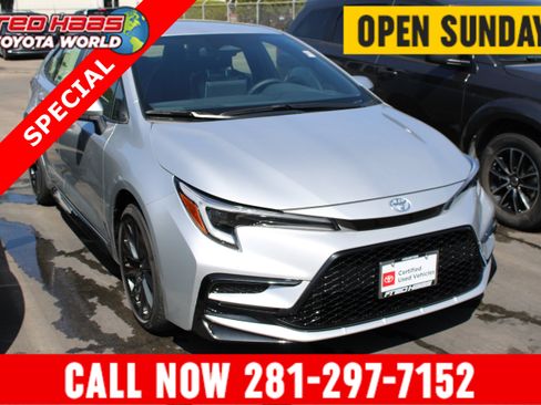 Used 2026 Toyota Corolla SE w/ SE Premium Package FWD image 1