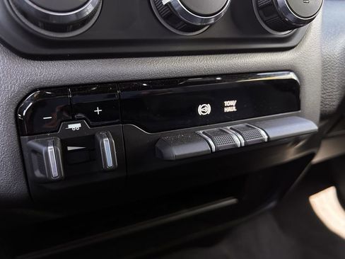 Used 2024 RAM 2500 Big Horn AWD/4WD image 22