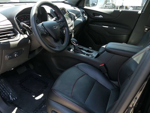 Used 2023 Chevrolet Equinox RS w/ RS Leather Package FWD image 11