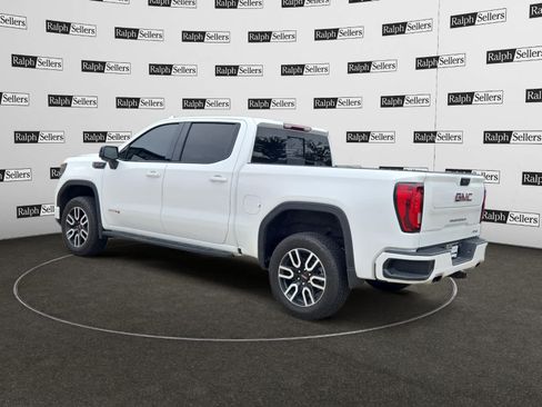 Used 2024 GMC Sierra 1500 AT4 w/ AT4 Preferred Package AWD/4WD image 4