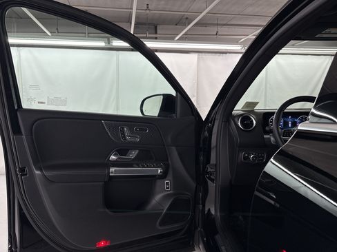 Certified 2026 Mercedes-Benz GLB 250 image 28