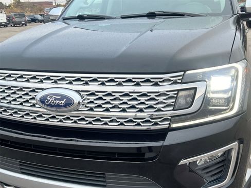 Used 2019 Ford Expedition Platinum image 11