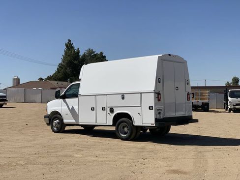 New 2026 Chevrolet Express 3500 w/ Power Convenience Package RWD image 6