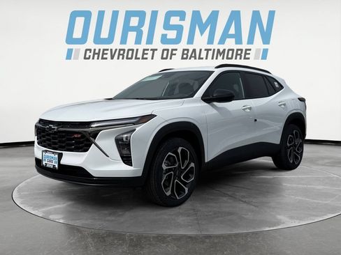 New 2026 Chevrolet Trax RS w/ Driver Confidence Package FWD image 2