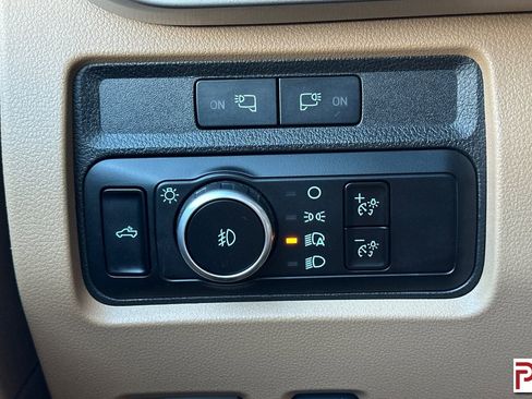 Used 2023 Ford F350 XLT image 28