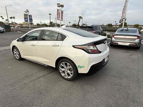 Used 2017 Chevrolet Volt Premier w/ Driver Confidence II Package FWD image 21