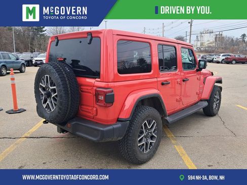 Used 2024 Jeep Wrangler Sahara image 3