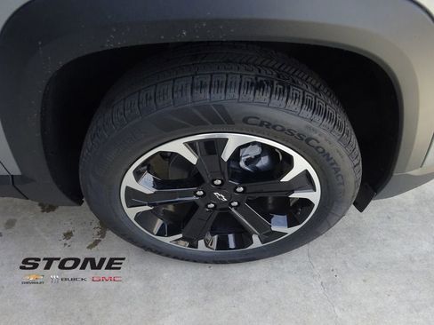 New 2026 Chevrolet Equinox LT w/ Safety and Technology Package FWD image 10