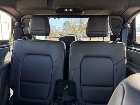 Used 2024 Ford Bronco Badlands image 19