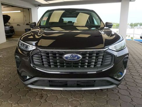 Used 2024 Ford Escape Active AWD/4WD image 2