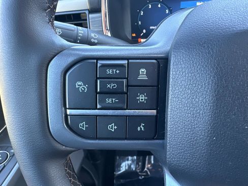 Used 2025 Ford F150 Lariat w/ Equipment Group 501A Mid image 23