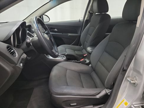 Used 2016 Chevrolet Cruze LT image 12