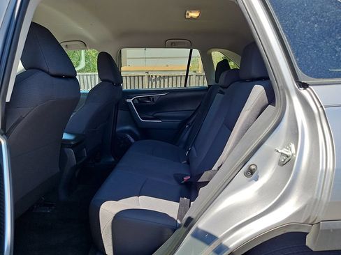 Used 2019 Toyota RAV4 LE w/ All Weather Liner Package AWD/4WD image 12