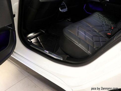 Certified 2023 BMW 760i xDrive image 32