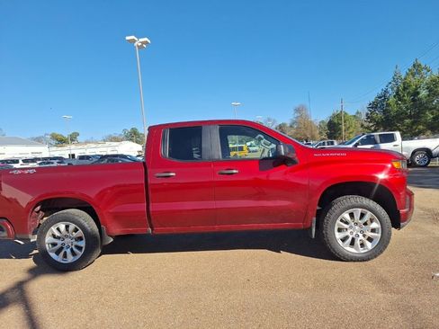 Used 2022 Chevrolet Silverado 1500 Custom w/ Safety Confidence Package image 13