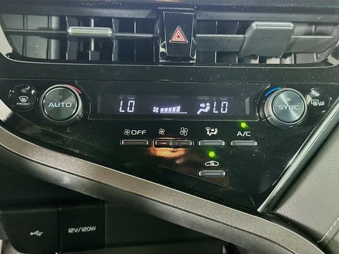 Used 2024 Toyota Camry SE FWD image 23
