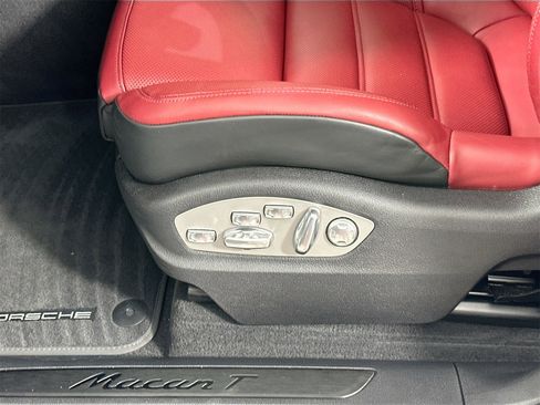 New 2025 Porsche Macan Turbo image 33