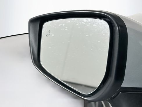 Used 2025 Nissan Versa SV FWD image 16