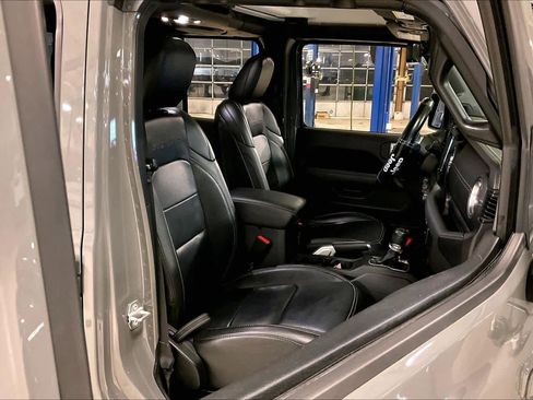 Used 2021 Jeep Gladiator Overland w/ Popular Equipment Package image 8