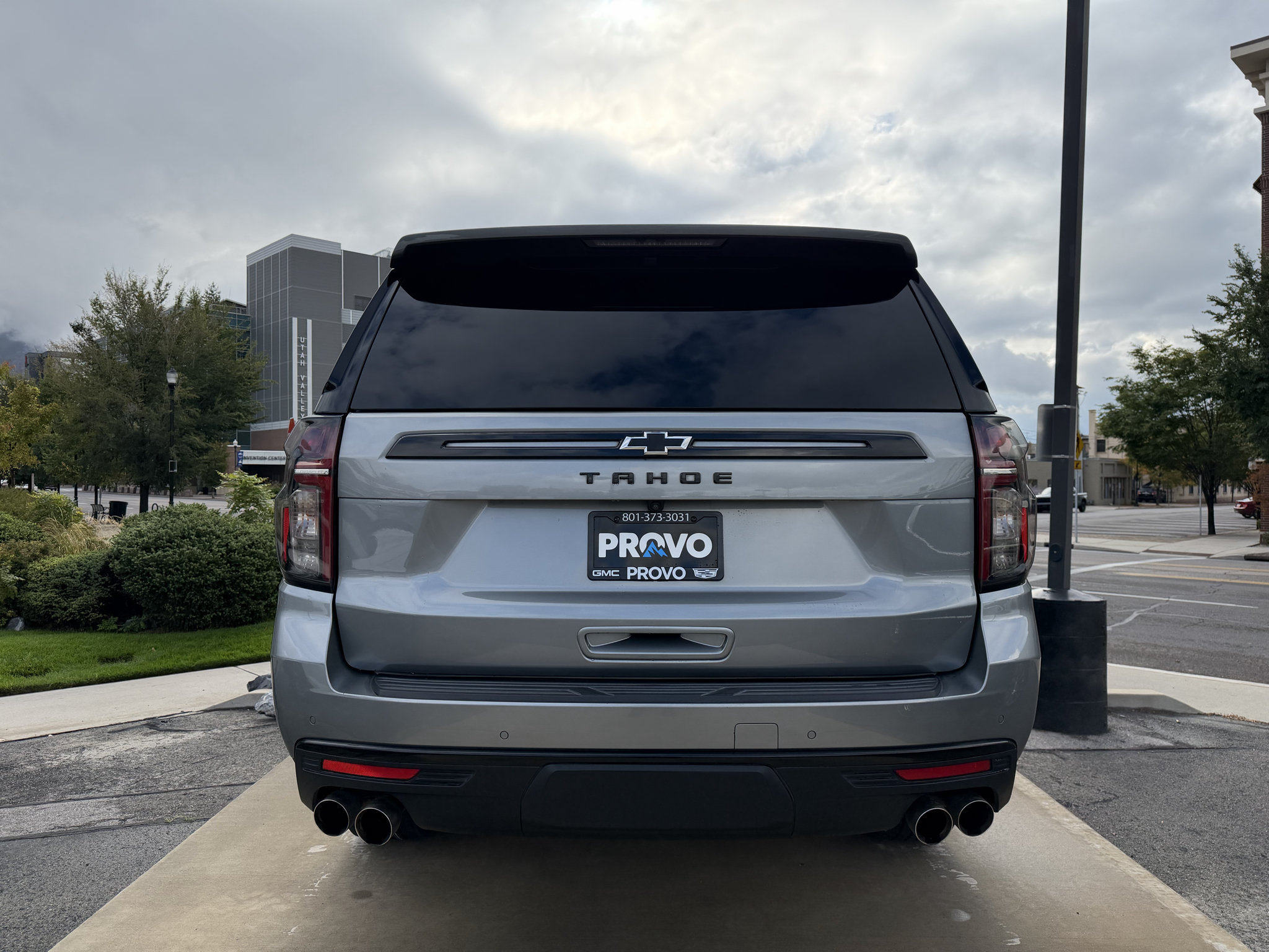 Used 2023 Chevrolet Tahoe Z71 w/ Z71 Off-Road Package AWD/4WD image 5