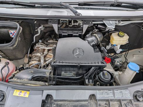 Used 2023 Mercedes-Benz Sprinter 2500 image 36