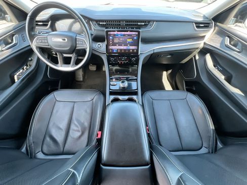 Used 2022 Jeep Grand Cherokee L Limited w/ Luxury Tech Group II AWD/4WD image 15
