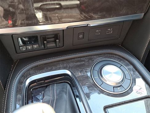 Used 2022 Nissan Armada Platinum w/ Captain's Chairs Package image 31