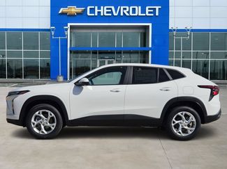 New 2026 Chevrolet Trax LS w/ LS Convenience Package FWD video 3